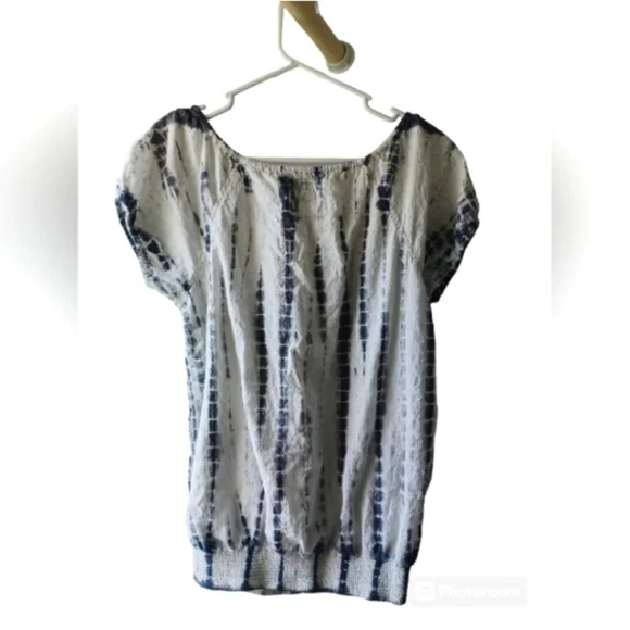 Women's Short Sleeve Size Small Tie Dye and Eyelet Embroidered Shirt - Picture 8 of 14